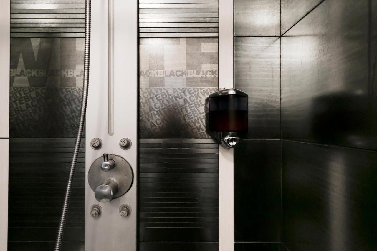 Dm69 - Termini Monti Crossroads Hotel Rome Exterior photo